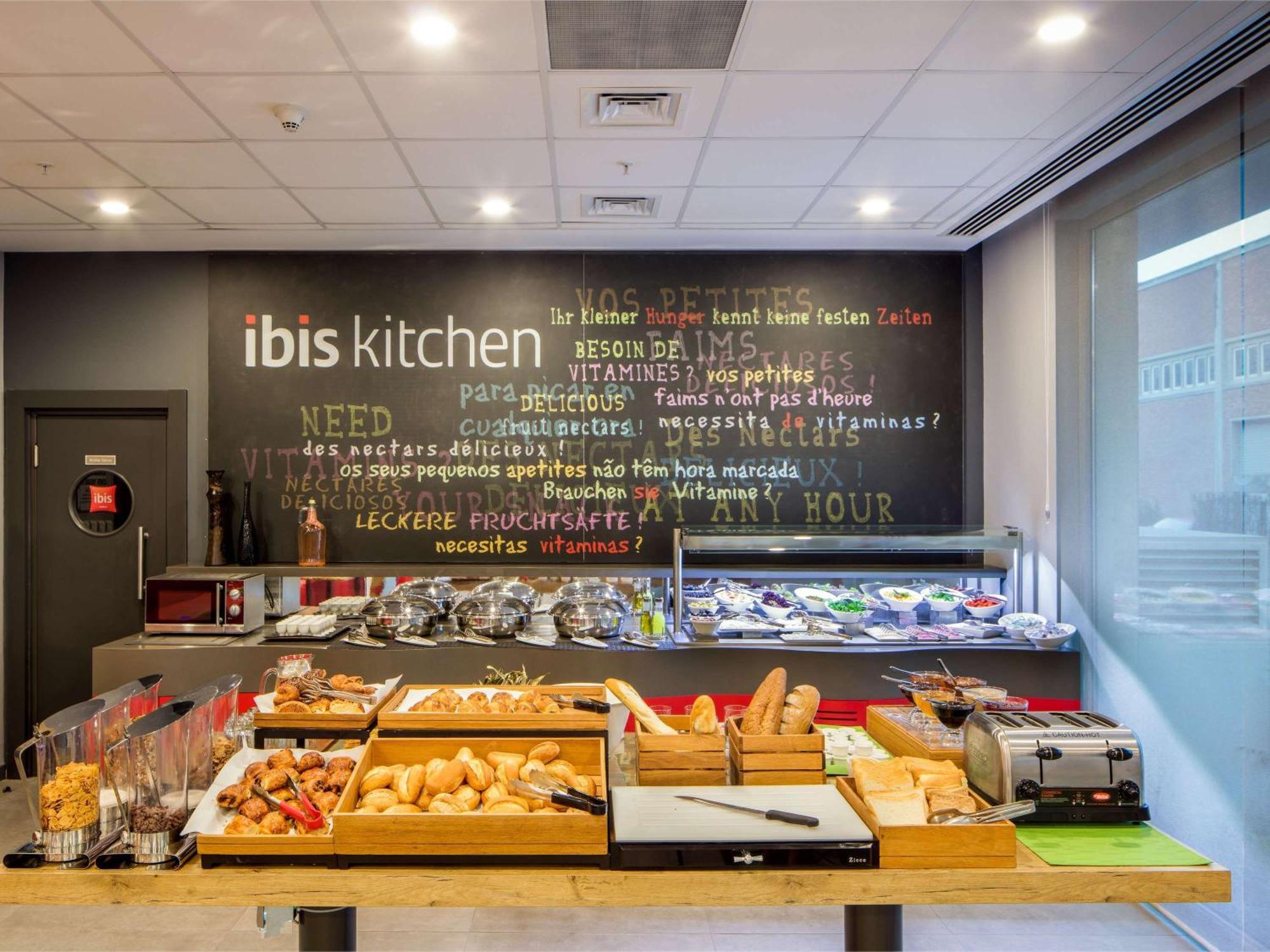 Отель Ibis Istanbul West Экстерьер фото